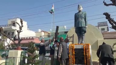 झुंझुनू: सुभाष पार्क में आजाद हिंद फौज संगठन ने मनाई सुभाष चंद्र बोस की 128वीं जयंती