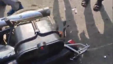 झाझा: सिकरडीह मोड़ के पास दो बाइकों की आमने-सामने की टक्कर में 3 लोग हुए घायल