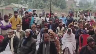 परिहार: बराही गांव में राजद की प्रदेश अध्यक्ष रितु जायसवाल ने किया लोगों को संबोधित