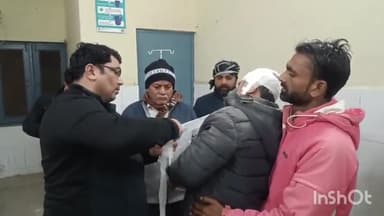 कोल: सुतमील में ओवरटेक कर रहे स्कूटी सवार की स्कूटी अनियंत्रित हुई, बाइक से टक्कर में बाइक सवार घायल