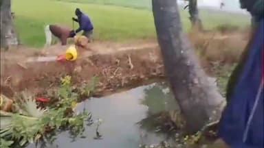 जमुई: अलग-अलग जंगली क्षेत्रों में छापेमारी कर उत्पाद विभाग ने 5000 किलो जावा महुआ और 70 लीटर अर्धनिर्मित शराब किया नष्ट