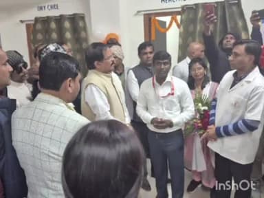 बौंसी: केन्द्रीय मंत्री ने नवोदय विद्यालय और लक्ष्मीपुर के स्वास्थ्य एवं कल्याण केंद्र का निरीक्षण किया