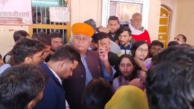 बीकानेर: यूटीबी नर्सिंग कर्मचारियों ने विधायक जेठानंद व्यास से मुलाकात कर ज्ञापन सौंपा