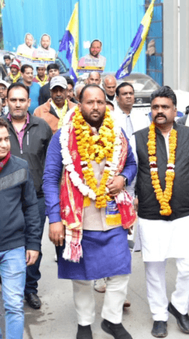 विवेक विहार: विश्वास नगर में दीपक सिंगला ने 'बदलाव की यात्रा' के तहत स्थानीय लोगों से मुलाकात की