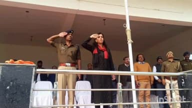 सासाराम: सासाराम के न्यू फजलगंज स्टेडियम में 26 जनवरी की तैयारी के लिए की गई रिहर्सल