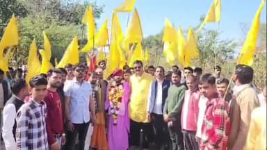 झांसी: रसीना में भव्य ध्वजारोहण, जनकल्याण पदयात्रा एवं संत मिलन समारोह हुआ संपन्न