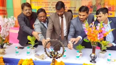 अररिया: समाहरणालय परिसर में राष्ट्रीय मतदाता दिवस के अवसर पर जिला स्तरीय कार्यक्रम का उद्घाटन डीएम ने दीप प्रज्वलित कर किया