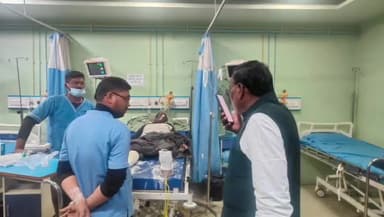 सरिया: सरिया के एक ही परिवार के तीन लोगों की मांडू में सड़क दुर्घटना में मौत, दो घायल