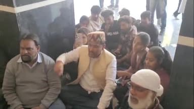 बीकानेर: PBM अस्पताल की अव्यवस्थाओं को लेकर भाजपा कार्यकर्ताओं ने अधीक्षक कार्यालय के बाहर दिया धरना, बर्खास्तगी की मांग की