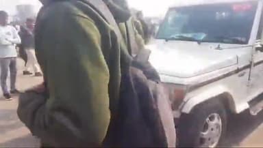 हाटा: अनियंत्रित ट्रक ने सीओ की गाड़ी में मारी ठोकर, बाल-बाल बचे सीओ, मामला कसया हाटा कोतवाली क्षेत्र का