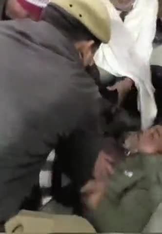 कानपुर: लाइव: कानपुर सेंट्रल रेलवे स्टेशन पर जीआरपी की सतर्कता से बची यात्री की जान, तबीयत बिगड़ने पर दी सीपीआर