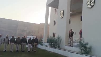 सरदारशहर: सरदारशहर पुलिस थाने में 76वें गणतंत्र दिवस पर थानाधिकारी ने फहराया तिरंगा, पुलिस जवानों ने तिरंगे को दी राष्ट्रीय सलामी