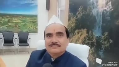 मिर्ज़ापुर: 76वें गणतंत्र दिवस पर आयुक्त ने टोपी और डीएम ने साफा बांधकर दी बधाई, डीएम ने कहा- एक पेड़ मां के नाम का लें संकल्प