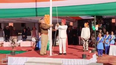 झुंझुनू: स्वर्ण जयंती स्टेडियम में धूमधाम से मनाया गया 76वां गणतंत्र दिवस, 78 लोगों का हुआ सम्मान