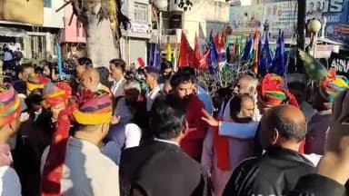 रामगंजमण्डी: गणतंत्र दिवस के अवसर पर रामगंजमंडी में निकाली गई प्रभात फेरी, SDM ने शहीद पन्नालाल स्मारक पर दी सलामी