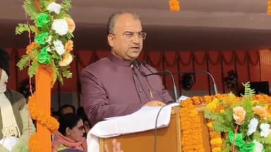 बेगूसराय: बेगूसराय में प्रभारी मंत्री मंगल पांडे ने किया झंडोत्तोलन, लोगों को दिया संदेश