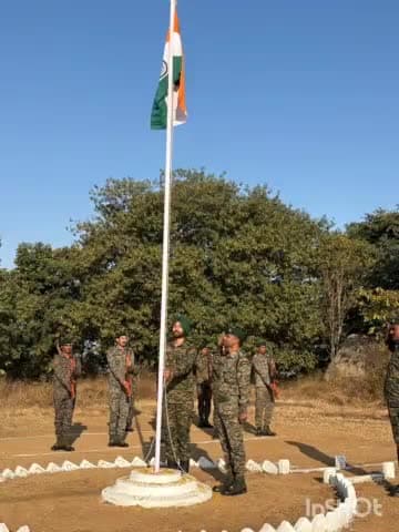 नबीनगर: कोबरा-205 के जवानों ने अतिनक्सल प्रभावित पचरुखिया में शान से फहराया तिरंगा, बच्चों के बीच बांटी मिठाई