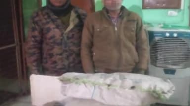 कोल: अकराबाद पुलिस ने गांव टुआमाई से 27 टेट्रा पैक देसी शराब के साथ एक अभियुक्त को गिरफ्तार कर भेजा जेल