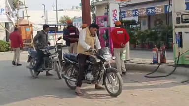 धनौरा: गजरौला शहर में डीएम के आदेश का पालन नहीं हो रहा, बिना हेलमेट के मिल रहा पेट्रोल