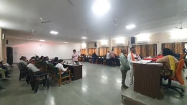 हरदा: जिला पंचायत सभाकक्ष में जनसुनवाई का हुआ आयोजन, कलेक्टर ने सुनीं समस्याएँ