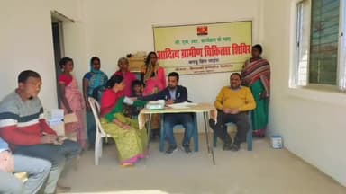 लोहरदगा: लोहरदगा में हिंडालको ने CSR के तहत ग्रामीण चिकित्सा शिविर आयोजित किया, 43 मरीजों का इलाज हुआ और दवा दी गई