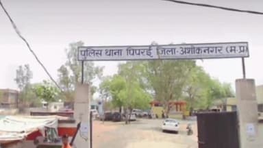 पिपरई: पिपरई पुलिस ने पंचायत चौराहे पर सार्वजनिक स्थान पर शराब पीते हुए 27 युवकों को किया गिरफ्तार