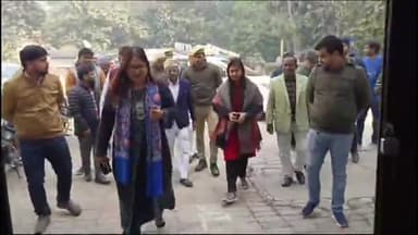 गोंडा: DM नेहाशर्मा और CDO अंकिता जैन ने ईवीएम, वीवीपैट, वेयरहाउस और जिला निर्वाचन कार्यालय का किया निरीक्षण, दिए निर्देश