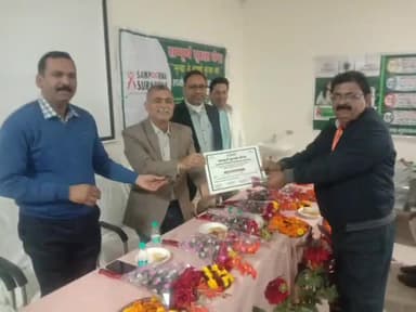 सुल्तानपुर: स्वशासी राज्य चिकित्सा महाविद्यालय में एचआईवी/एड्स विषय पर संपूर्ण सुरक्षा पर गोष्ठी का आयोजन हुआ