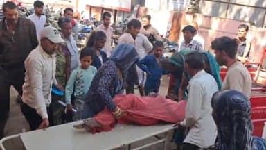 सुनेल: बिजनिया खेड़ी के पास बाइक फिसलने से महिला गंभीर घायल, पिता और पुत्र को आई मामूली चोटें