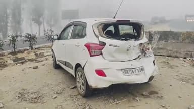 धनौरा: गजरौला काकाठेर गांव के पास तेज रफ्तार कार ने दूसरी कार में मारी टक्कर, चालक हुआ घायल