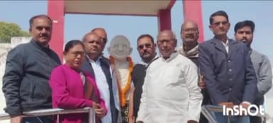 मेदिनीनगर (डालटनगंज): पलामू जिला कांग्रेस कमिटी ने राष्ट्रपिता महात्मा गांधी की पुण्यतिथि मनाई, माल्यार्पण कर श्रद्धांजलि अर्पित की