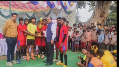 माडा: अदाणी फाउंडेशन के सहयोग से माडा में छह दिवसीय फुटबॉल प्रतियोगिता का आयोजन, सिरसवाह टीम बनी विजेता