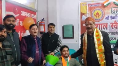 सभी रक्तवीरों के सहयोग से मथुरा जनपद में बृज यातायात एवं पर्यावरण जनजागरूकता समिति रजि उत्तर प्रदेश 7078 यूनिट रक्त मिलने पर बना रिकॉर्ड, समिति मुख्य संरक्षक माननीय विधायक श्री पूरन प्रकाश जी ने रक्तवीरों का उत्साह बढ़ाया