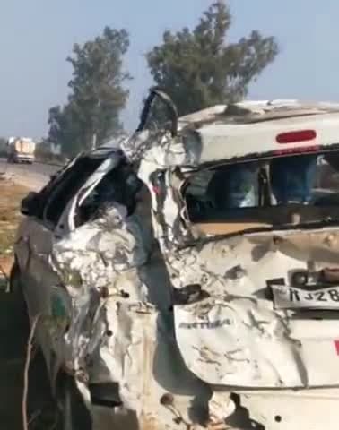 नरवल: महाराजपुर थाना क्षेत्र में कुंभ से लौट रहे अर्टिगा कार को अज्ञात वाहन ने मारी टक्कर, दो लोग घायल, एक महिला की हुई मौत