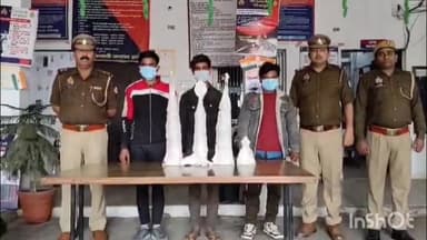 गढ़मुक्तेश्वर: गांव बड़्ढा नहर पुल के पास से पुलिस ने मंदिरों में चोरी करने वाले 3 चोरों को किया गिरफ्तार; 1 घंटा, 3 कलश व 1 तमंचा बरामद