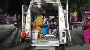 सीतापुर: तंबौर चौराहे पर सड़क पर तेज रफ्तार डाले ने बाइक को मारी जोरदार टक्कर, दो लोग हुए घायल