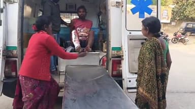 गुमला: मौना डीह में ट्रैक्टर की चपेट में आने से बाइक सवार घायल, सदर अस्पताल में भर्ती