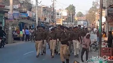 अरवल: शहर में सरस्वती पूजा को लेकर डीएसपी के नेतृत्व में निकला फ्लैग मार्च