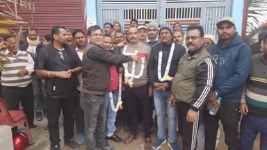 कुरसाकांटा: कुर्साकांटा में डीलर संघ की बैठक में सर्वसम्मति से धर्मनाथ सिंह को अध्यक्ष बनाया गया