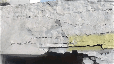 भदोही: सर्रोई में दो कारों की टक्कर के बाद एक कार दुकान में घुसी, दुकानदार के बेटे की हुई मौत