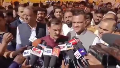 गुनौर: कांग्रेस और समाजवादी पार्टी के नेताओं के बयानों पर क्षेत्रीय सांसद विष्णु दत्त शर्मा ने दी प्रतिक्रिया