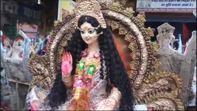 सिलाव: सिलाव बाईपास में मां सरस्वती की मूर्ति बनाने में जुटे हैं मूर्तिकार, 3 फरवरी को होगी पूजा