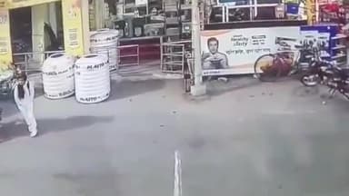 झांसी: सीपरी बाजार से 11वीं की छात्रा लापता, कोचिंग के पास का सीसीटीवी वीडियो आया सामने