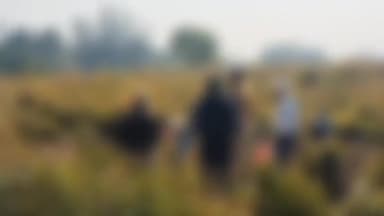 बस्ती: परिजनों की शिकायत पर प्रशासन ने 17 दिन पहले मुड़घाट पर दफनाए गए युवक की लाश को कब्र से निकाला