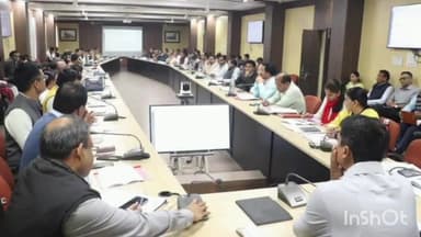 त्योंदा: सीएम हेल्पलाइन शिकायतों का समयबद्ध निराकरण सुनिश्चित करने के लिए कलेक्टर ने अधिकारियों को निर्देश दिए