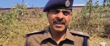 पटना ग्रामीण: अगमकुआं थाना क्षेत्र में रेलवे ट्रैक के किनारे से एक शव बरामद, पुलिस कर रही जांच