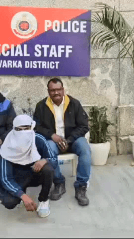 द्वारका: द्वारका जिले की स्पेशल स्टाफ पुलिस ने 3000 क्वार्टर अवैध शराब के साथ एक शराब तस्कर को गिरफ्तार किया