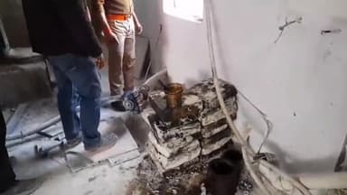 झालरापाटन: मामा भांजा एरिया स्थित कोटा स्टोन फैक्ट्री से चोरों ने हॉल की खिड़की तोड़कर केबल व मोटर काटकर की चोरी