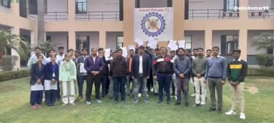 आदेश आईटीआई नरायनपुर बीसलपुर में रोजगार मेले का आयोजन,27 प्रशिक्षुओं को मिली नौकरी। संस्थान के सचिव अरविंद ने दी बधाई।