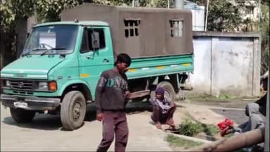 बेंगाबाद: बेंगाबाद के बिशनी शरण में सड़क हादसे में मृत युवक का पोस्टमार्टम सदर अस्पताल में किया गया